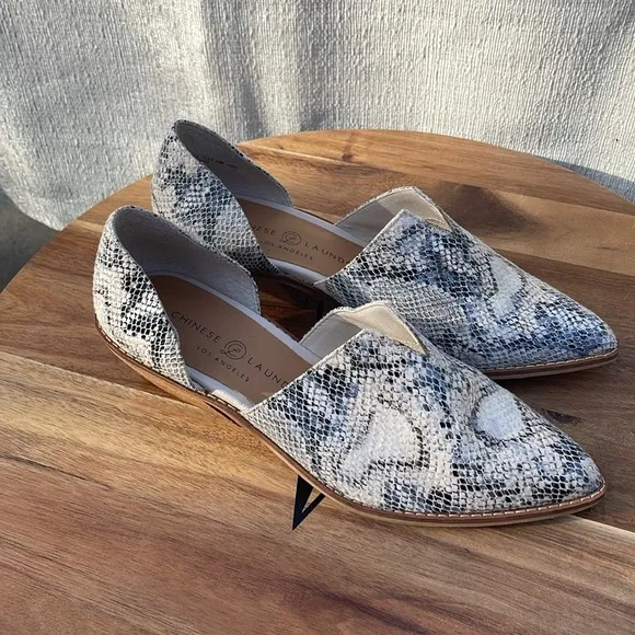 Chinese Laundry Women’s Matcha Bootie Size 7