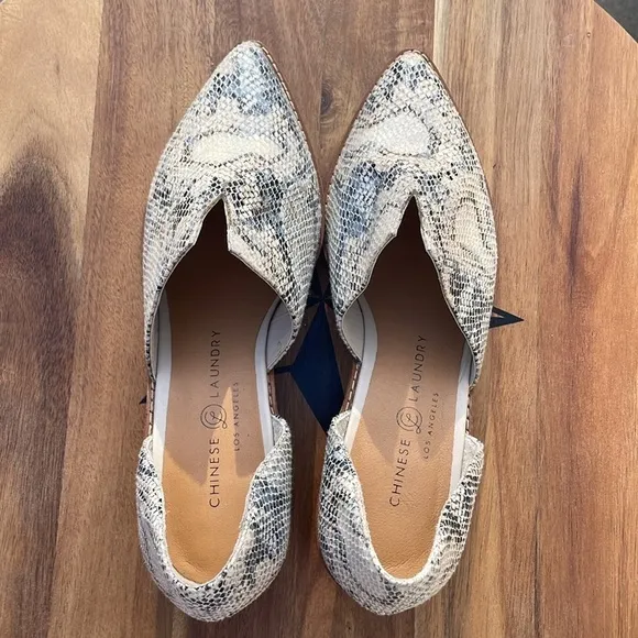 Chinese Laundry Women’s Matcha Bootie Size 7