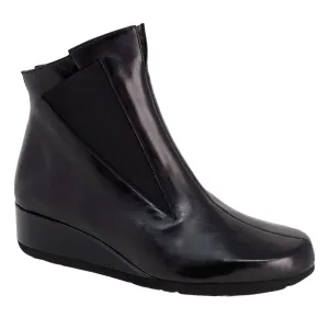 Dorotei - Black