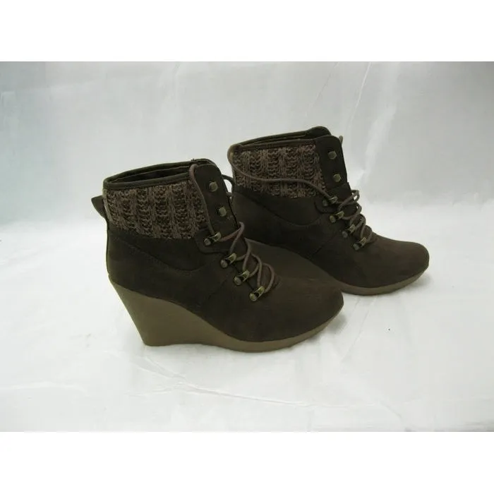 Fergalicious Clarissa Wedge Bootie Size 6.5M