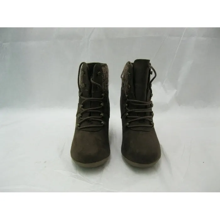 Fergalicious Clarissa Wedge Bootie Size 6.5M