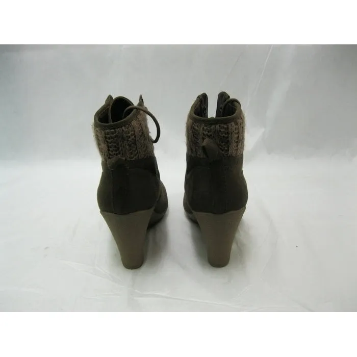 Fergalicious Clarissa Wedge Bootie Size 6.5M