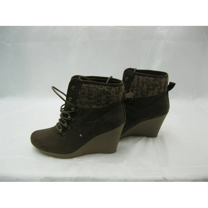 Fergalicious Clarissa Wedge Bootie Size 6.5M