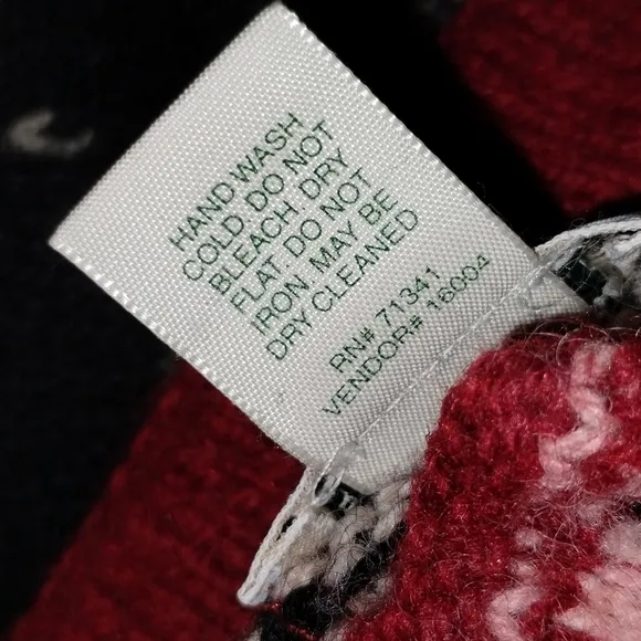 L.L.BEAN Freeport Maine Sweater 85% Wool 15% Nylon sz Extra Small Barbiecore Ski