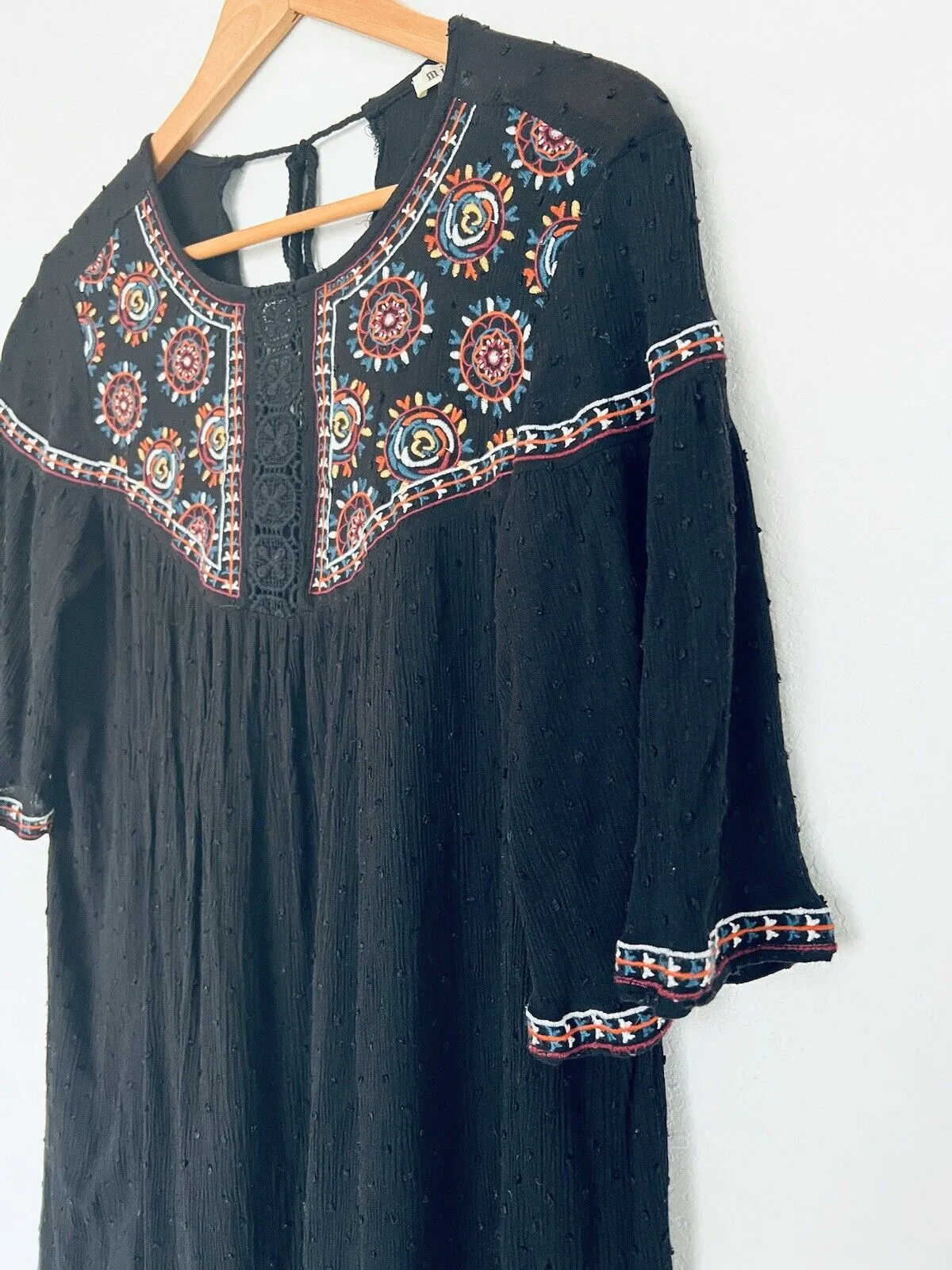 MIAMI Francesca’s Black Embroidered Dress Sz XS Tassel Boho Hippie Mini Tunic