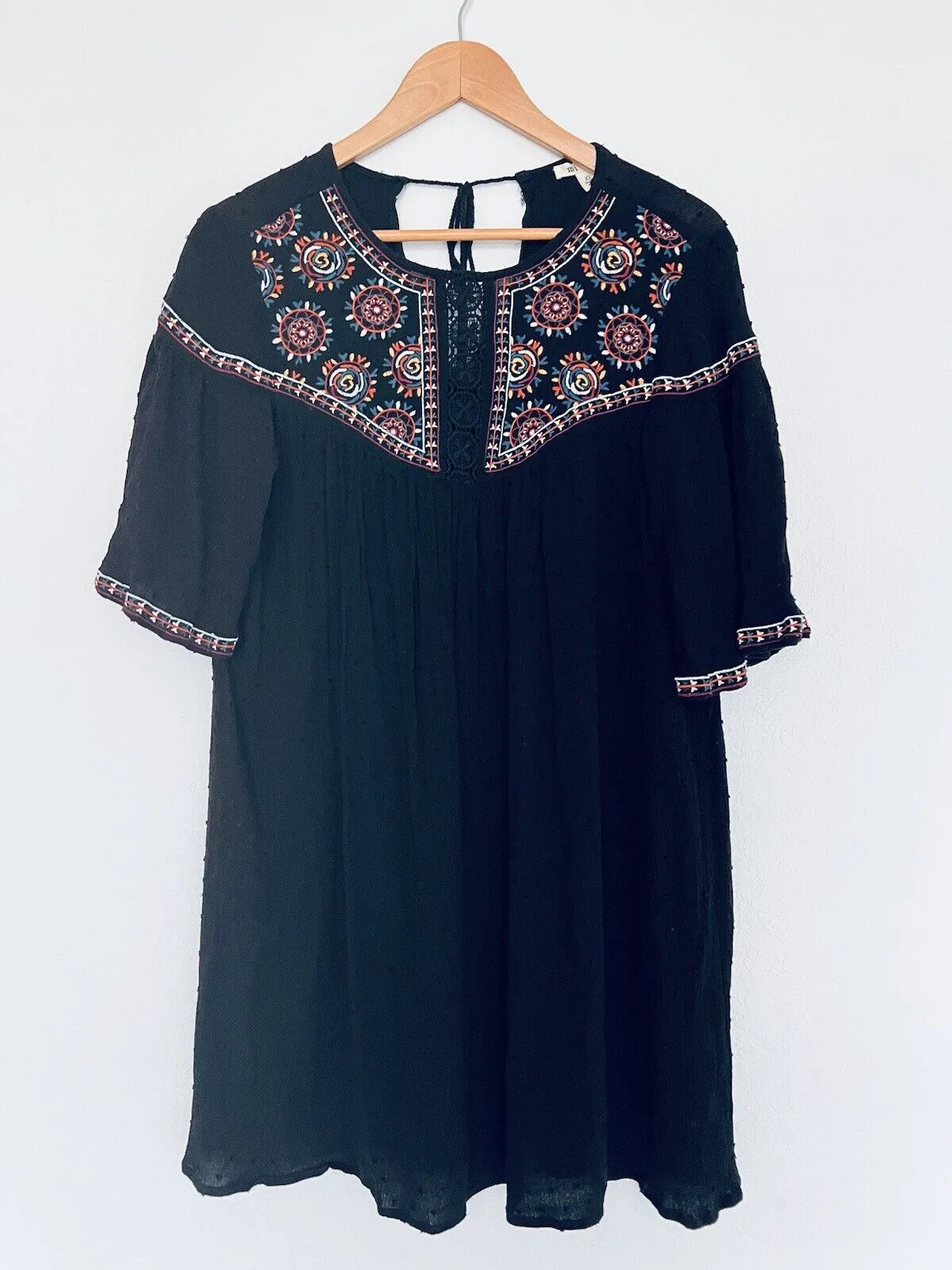 MIAMI Francesca’s Black Embroidered Dress Sz XS Tassel Boho Hippie Mini Tunic