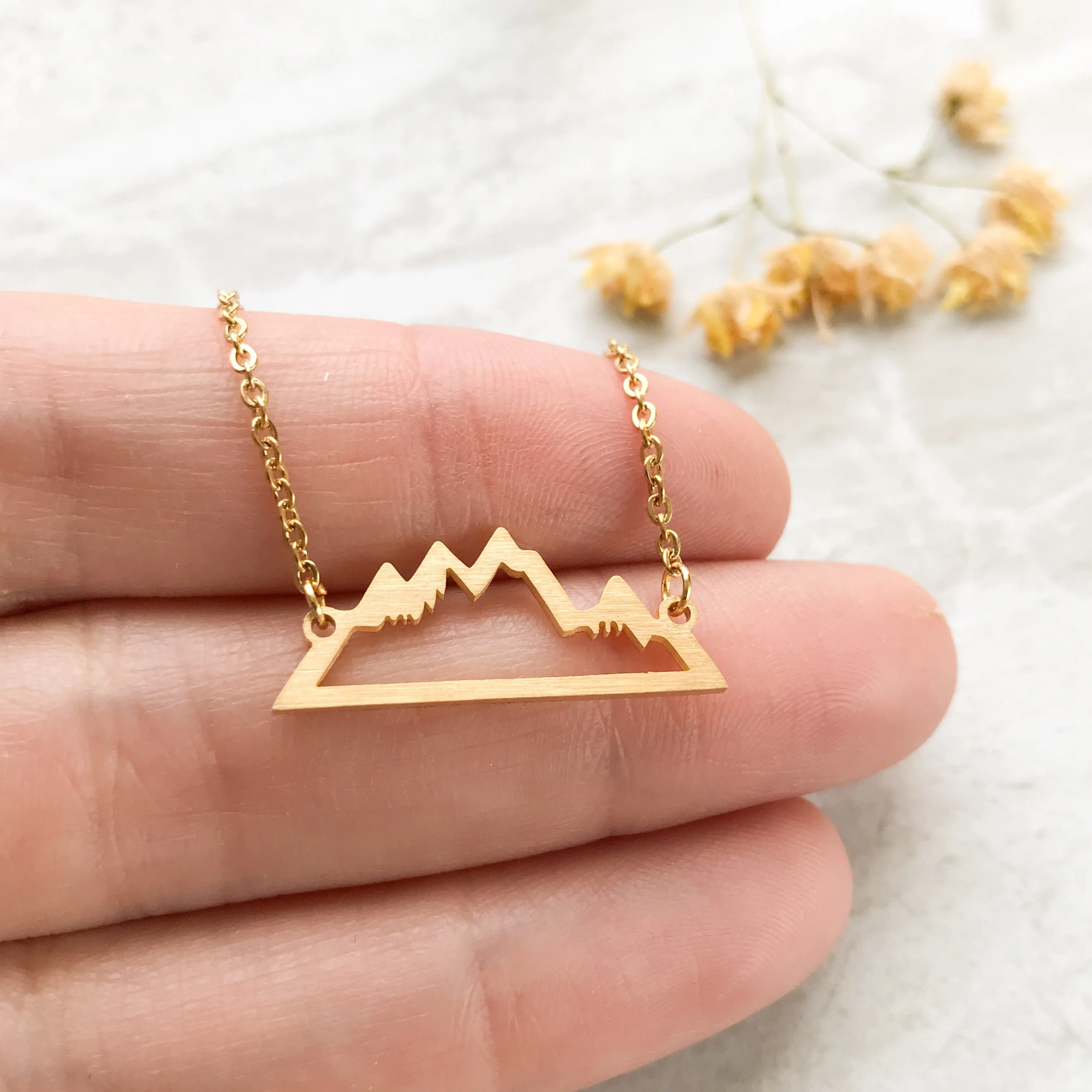 Rocky Mountain Necklace Victoria Collection