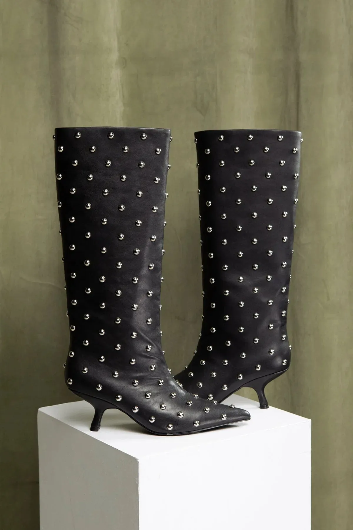 Tell-Me Mid Stud Boot