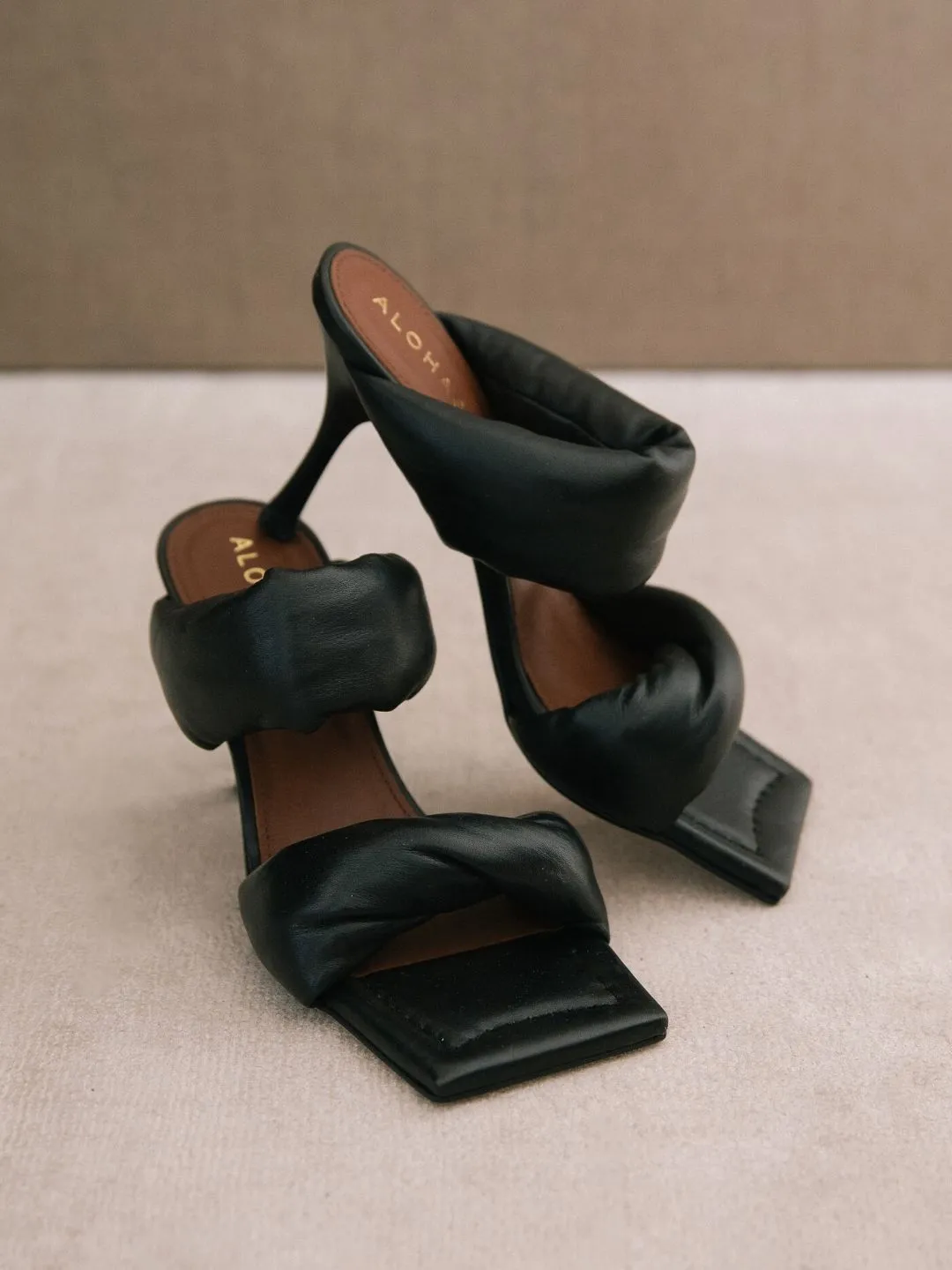 Twist Strap Sandal Black