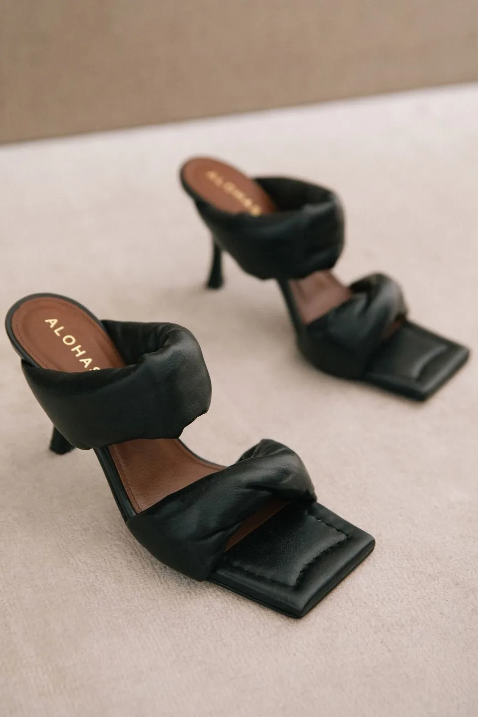 Twist Strap Sandal Black