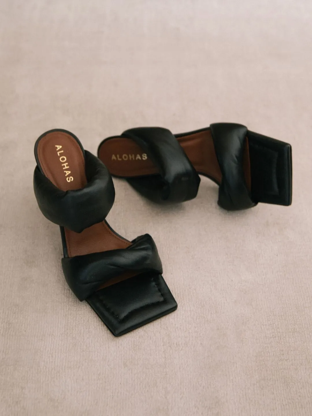 Twist Strap Sandal Black