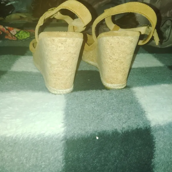 UGG Melissa Wedge Sandal - Women's size 11