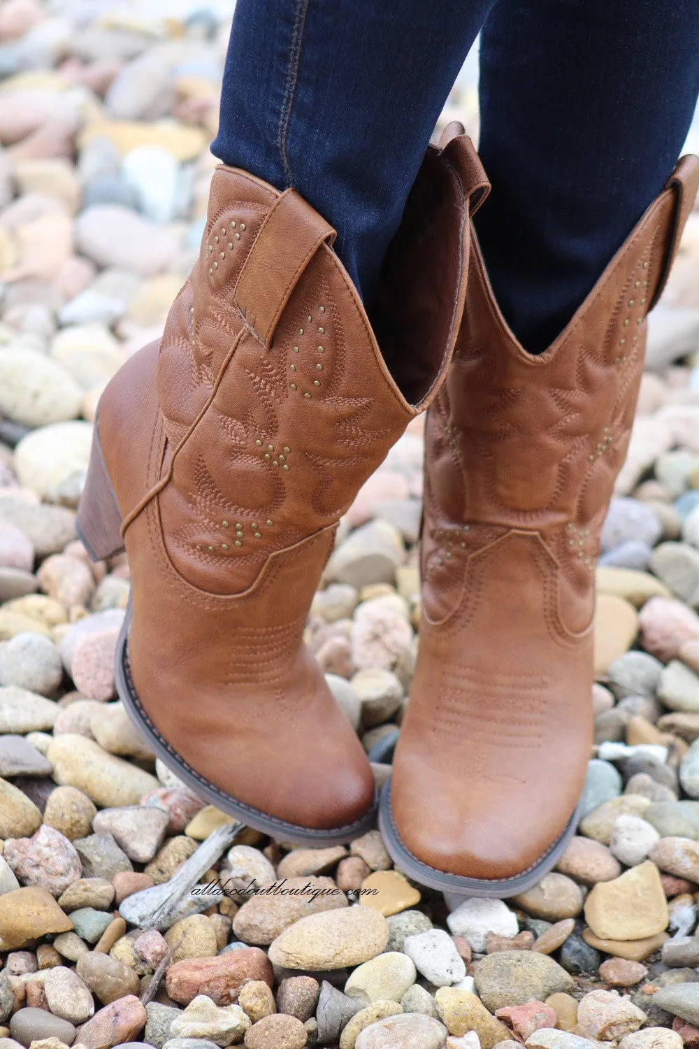 Very Volatile | Dallas Cowgirl Boots Brown